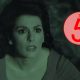 Szenenbild aus "Augen in der Dunkelheit": Deanna Troi schwebt vor einem grünen Hintergrund