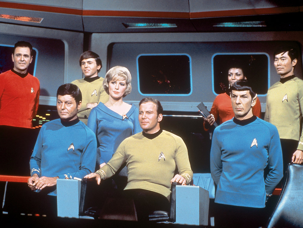 Captain Kirk und seine Crew auf der Brücke der USS Enterprise