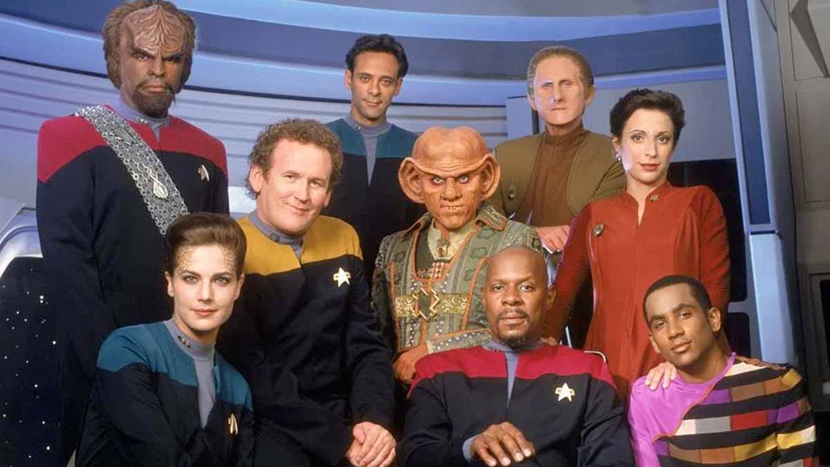 Captain Sisko und seine Crew aus Staffel in Star Trek: Deep Space Nine