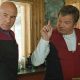 Captain Picard und Captain Kirk stehen in der Küche